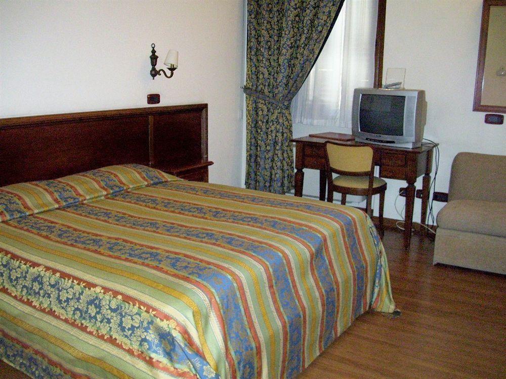 Hotel Sebino Sarnico Dış mekan fotoğraf