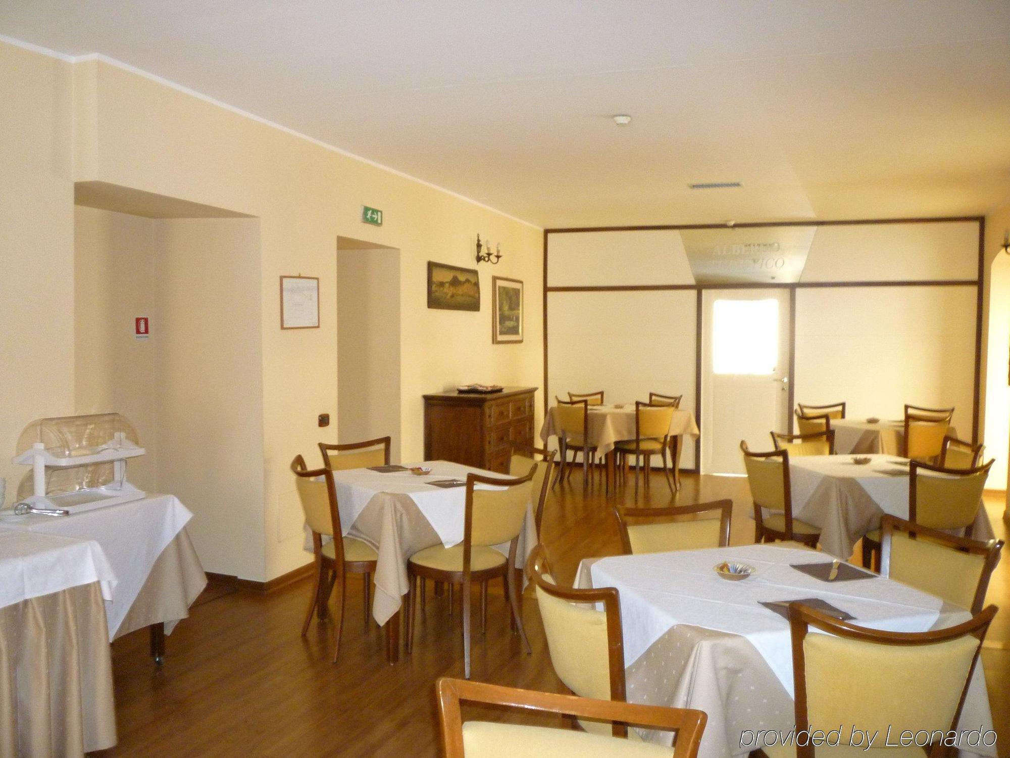 Hotel Sebino Sarnico Restoran fotoğraf